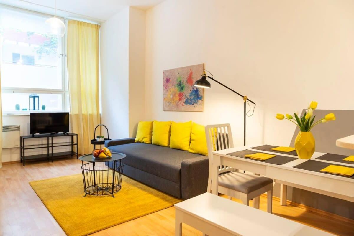Cozy 2 Room Apartment Next To Hermannstrasse Berlin Eksteriør bilde