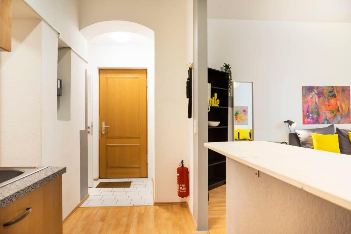 Cozy 2 Room Apartment Next To Hermannstrasse Berlin Eksteriør bilde