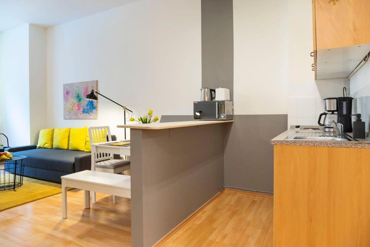 Cozy 2 Room Apartment Next To Hermannstrasse Berlin Eksteriør bilde