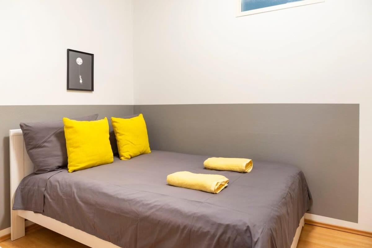 Cozy 2 Room Apartment Next To Hermannstrasse Berlin Eksteriør bilde